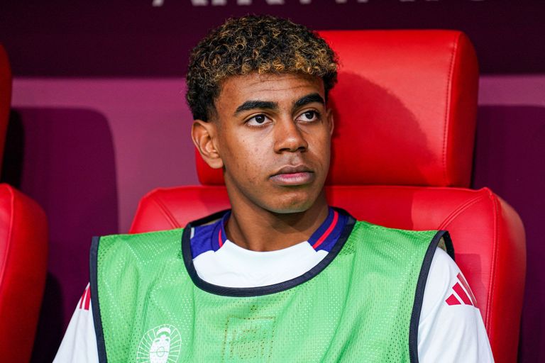 يامال نيمار دا سيلفا لاعب باريس سان جيرمان السابق