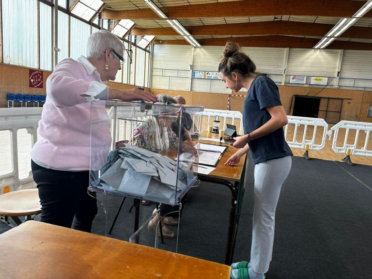 جانب من التصويت في الانتخابات الفرنسية