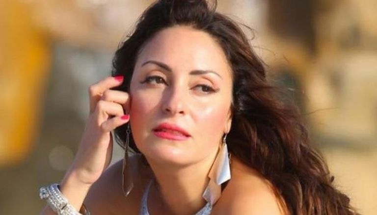 الفنانة نيرمين الفقي