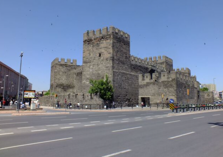 من داخل منطقة 