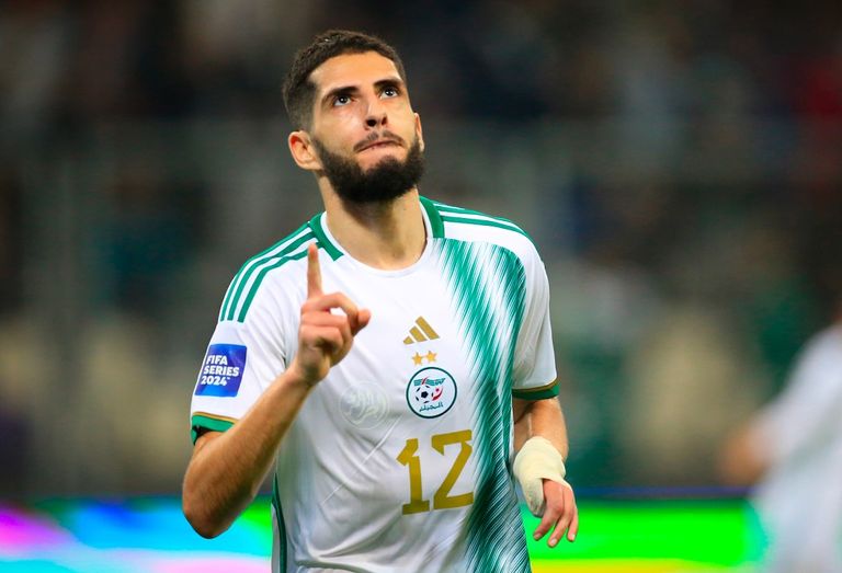 مهدي زفان لاعب منتخب الجزائر