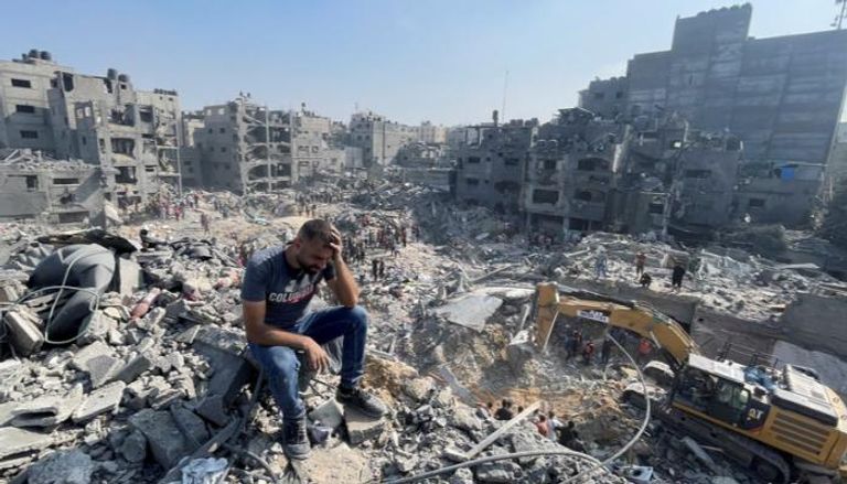 آثار القصف على غزة - رويترز