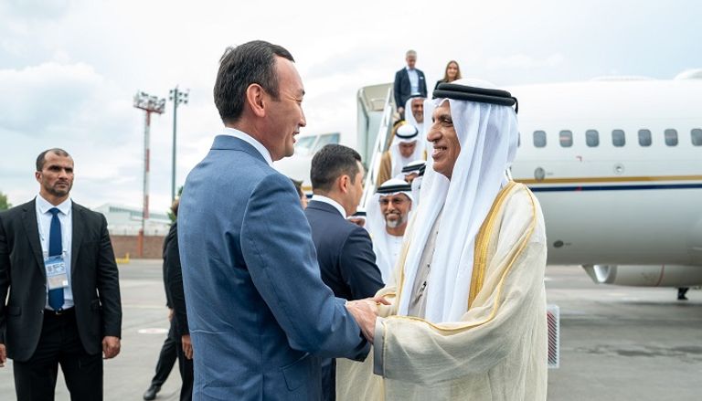 الشيخ سعود بن صقر القاسمي عند وصوله كازاخستان