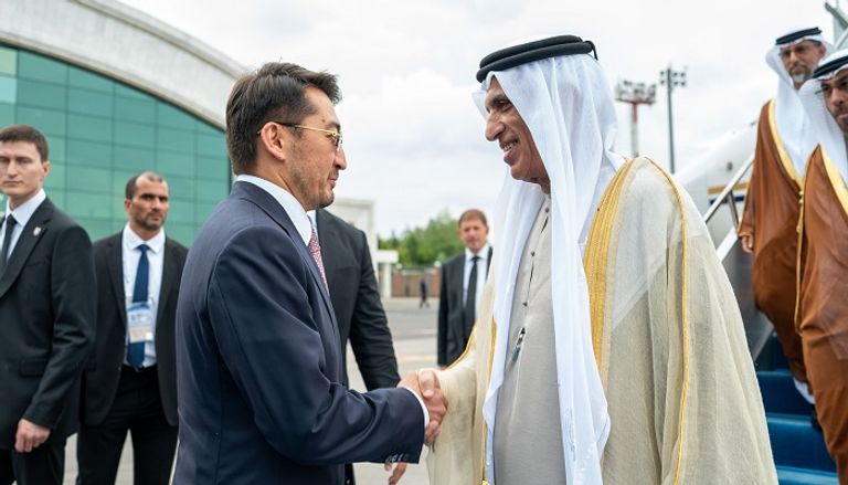 الشيخ سعود بن صقر القاسمي عند وصوله كازاخستان