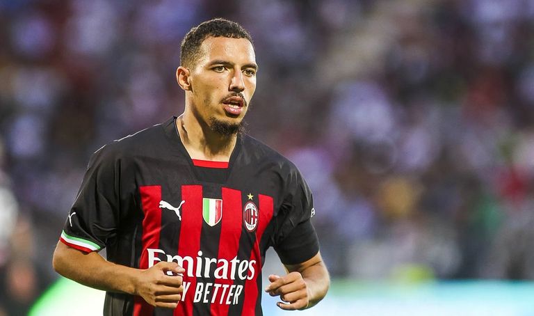 إسماعيل بن ناصر رياض محرز مع إسماعيل بن ناصر