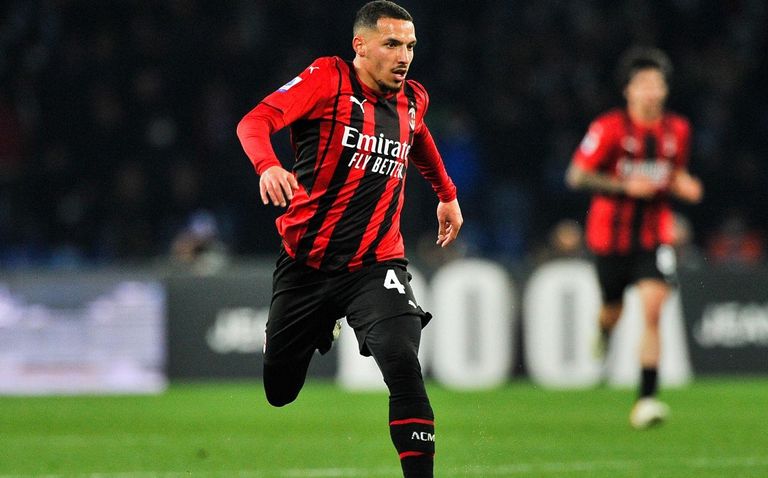 إسماعيل بن ناصر رياض محرز مع إسماعيل بن ناصر