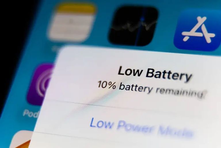 ضعف البطارية بهواتف أبل أبل - تعبيرية