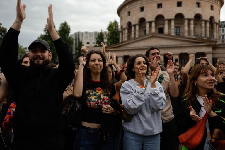 جانب من عملية الفرز في الانتخابات التشريعية الفرنسية