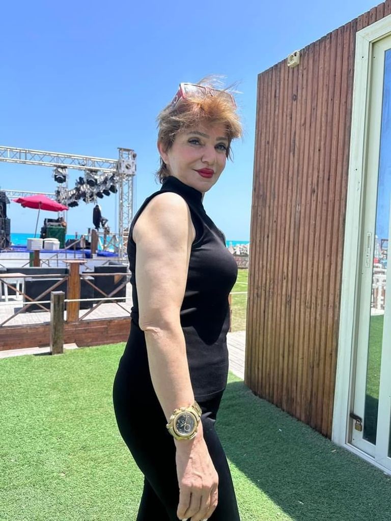 شبية الفنانة علا غانم