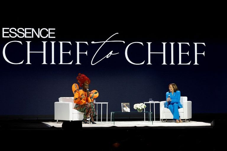 كامالا هاريس وبايدن - رويترز