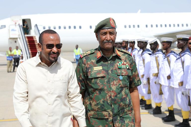 جانب من لقاء البرهان وآبي أحمد 