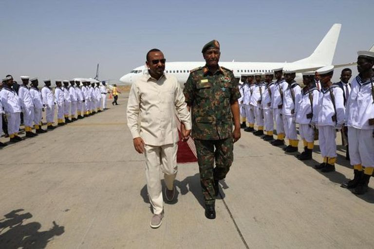 جانب من لقاء البرهان وآبي أحمد 