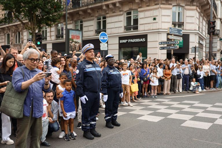 رحلة الشعلة الأولمبية تنطلق في باريس
