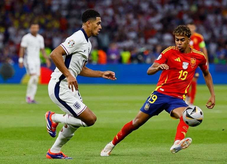 مباراة إسبانيا وإنجلترا في نهائي يورو 2024 إسبانيا وإنجلترا