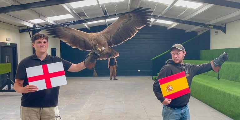 علما إنجلترا وإسبانيا إنجلترا وإسبانيا