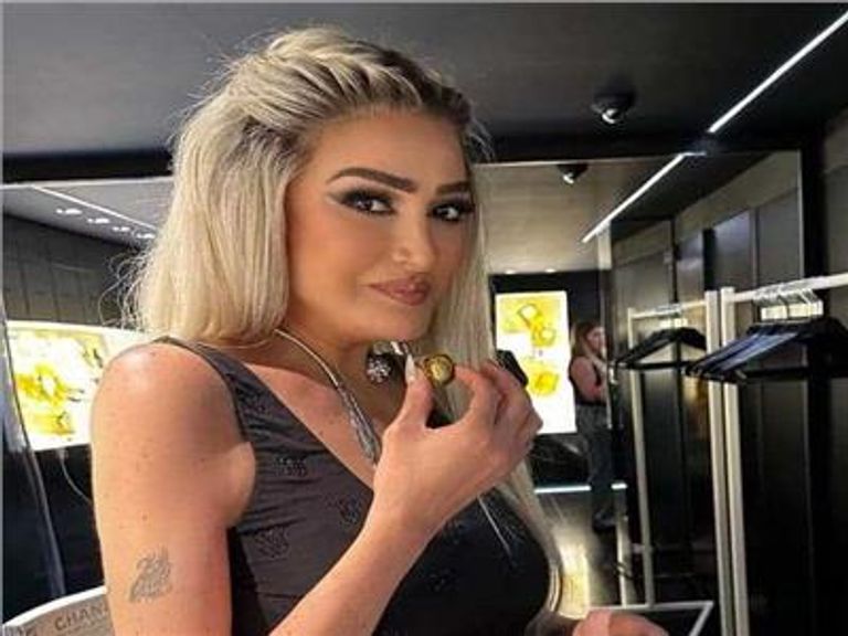 الفنانة غادة عبدالرازق