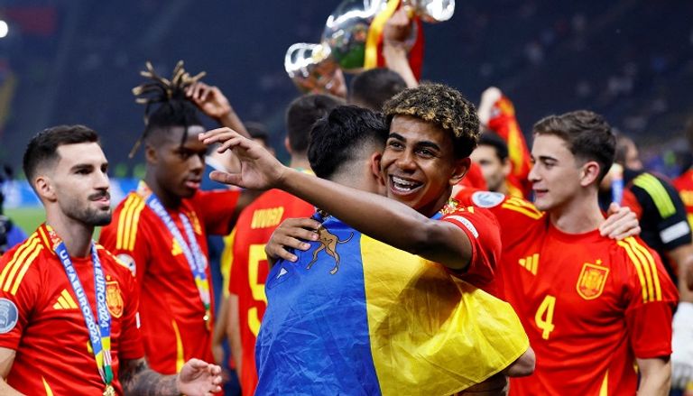 منتخب إسبانيا بطل يورو 2024 لويس دي لافوينتي مدرب منتخب إسبانيا