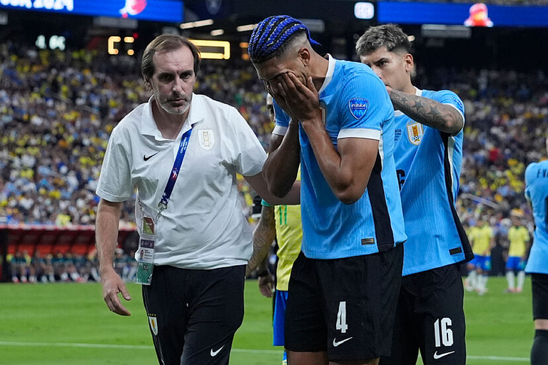 رونالد أراوخو إصابة رونالد أراوخو