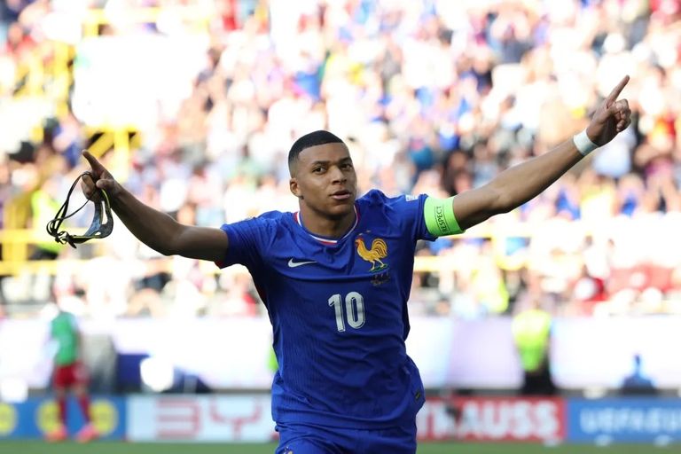 مبابي منتخب الأرجنتين بطل كوبا أمريكا 2024