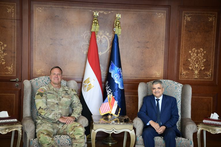 قناة السويس