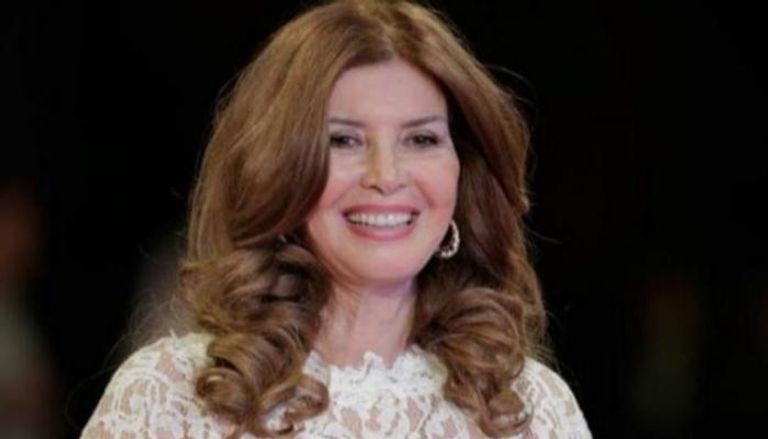 الفنانة ميرفت أمين 