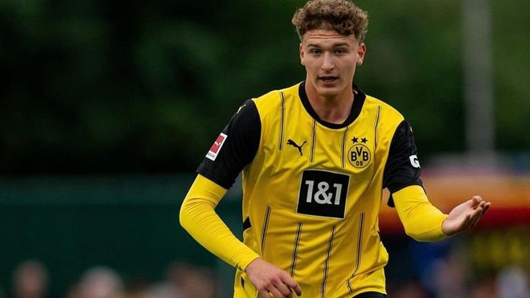 إلياس بن قارة منتخب الجزائر