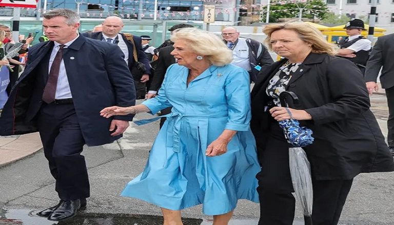 الملك تشارلز و«شبح السطح»