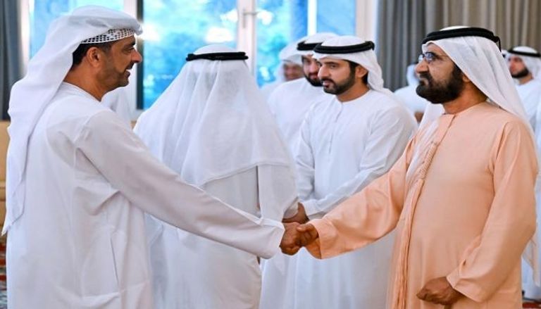 الشيخ محمد بن راشد آل مكتوم خلال اللقاء بالمجلس الأسبوعي