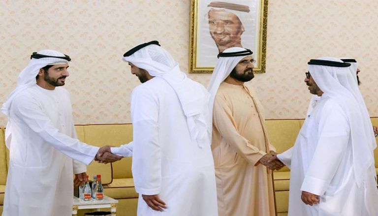 الشيخ محمد بن راشد آل مكتوم خلال اللقاء بالمجلس الأسبوعي