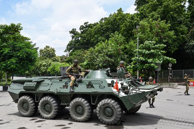 متظاهرون في بنغلاديش