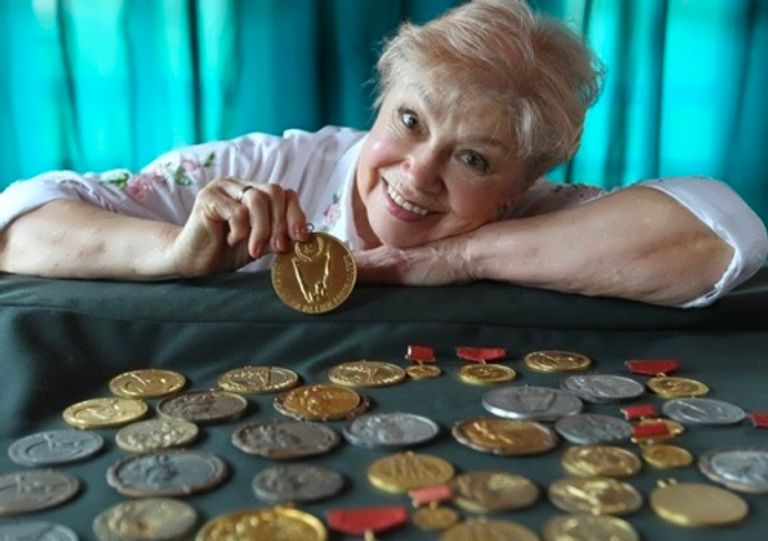 لاريسا لاتينينا السباح مايكل فيليبس