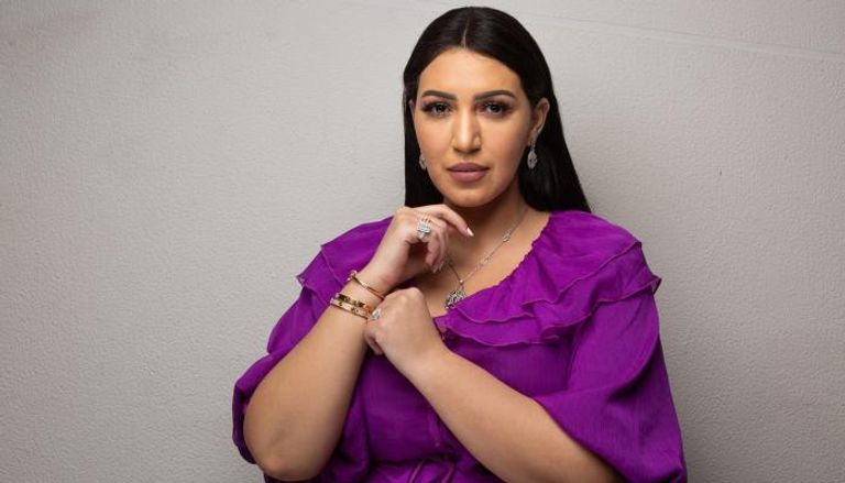 المطربة المغربية أسماء لمنور