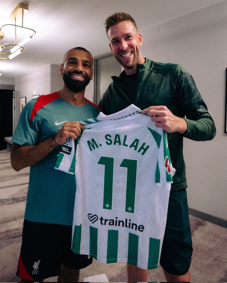 محمد صلاح بقميص ريال بيتيس محمد صلاح نجم ليفربول