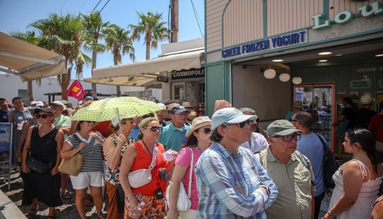 تدفق سياحي على الجزيرة