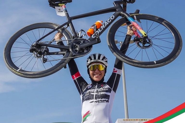 صفية الصايغ صفية الصايغ بطلة الدراجات الإماراتية