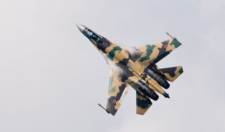 المقاتلتان سو-35 وإف-15 إي إكس