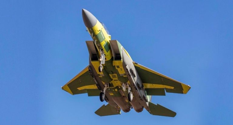 المقاتلتان سو-35 وإف-15 إي إكس