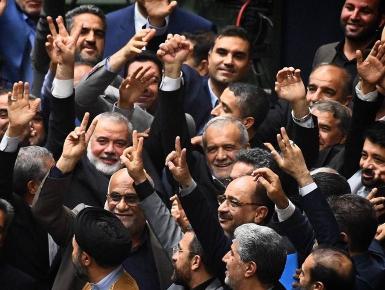 إسماعيل هنية خلال تنصيب الرئيس الإيراني