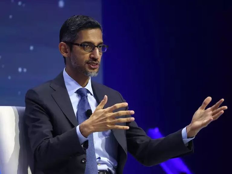 رئيس شركة غوغل ساندر بيتشاي  رئيس شركة Xai إيلون ماسك