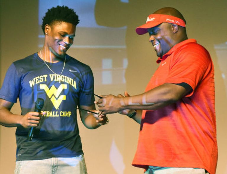 أمير ريتشاردسون برفقة والده