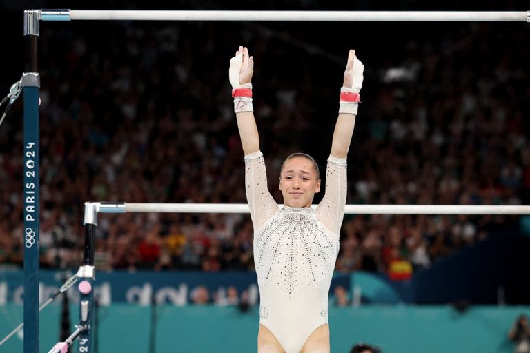 كيليا نمور كيليا نمور، بطلة الجمباز الجزائرية