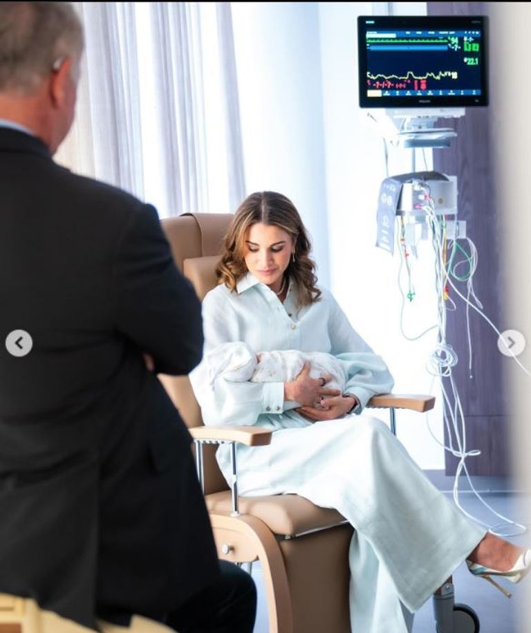 الفنانة نداء شرارة