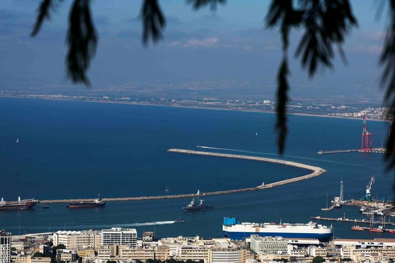 سفينة حربية إسرائيلية قبالة سواحل حيفا