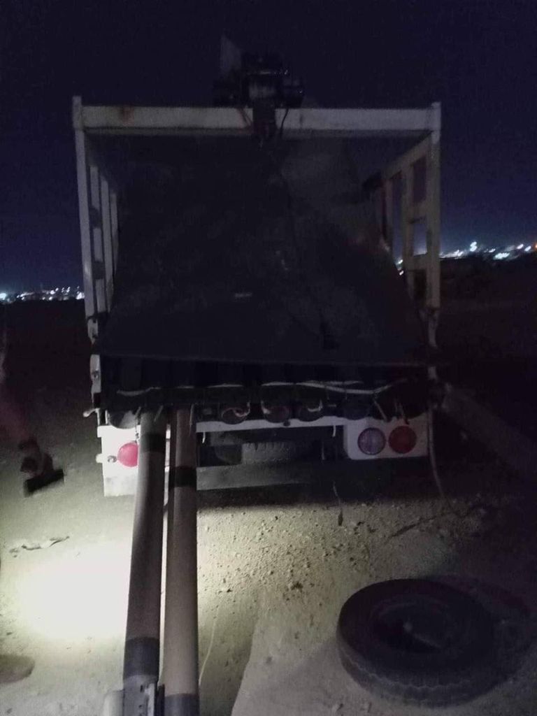 تصاعد الأدخنة جراء قصف قاعدة عين الأسد بالعراق