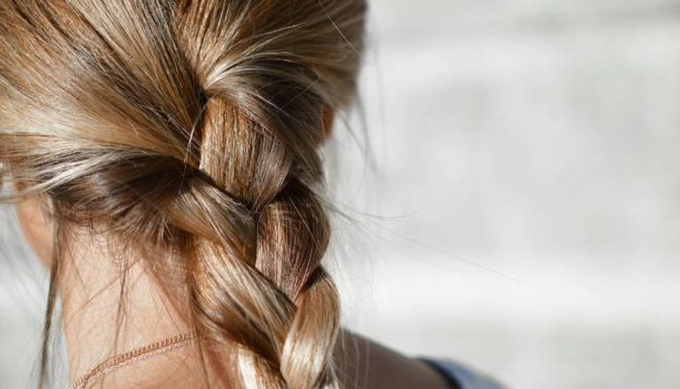 حماية الشعر في الصيف