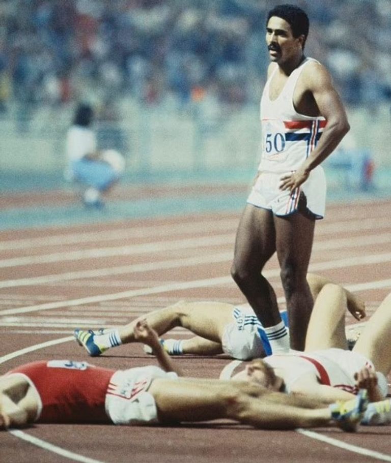 النجم الأوليمبي دالي طومسون السباح الإيطالي توماس تشيكون