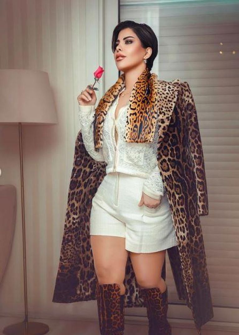 إليسا في إحدى الفعاليات ببدلة شورت