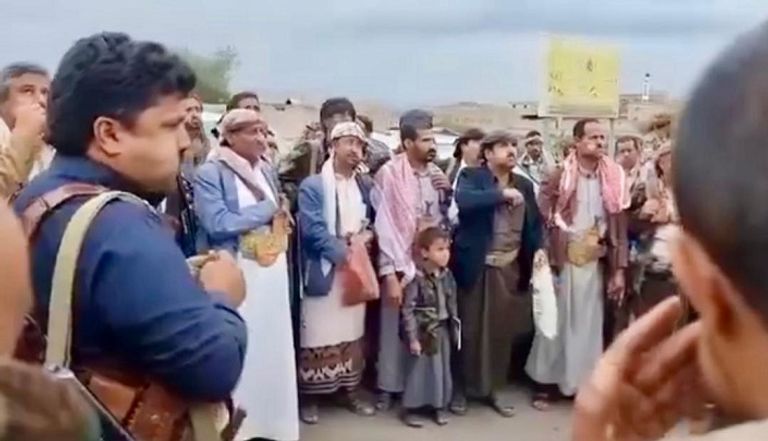 جانب من احتشاد القبائل لمحاصرة عناصر الحوثي  