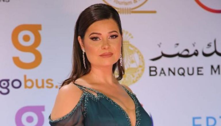 الفنانة يسرا اللوزي