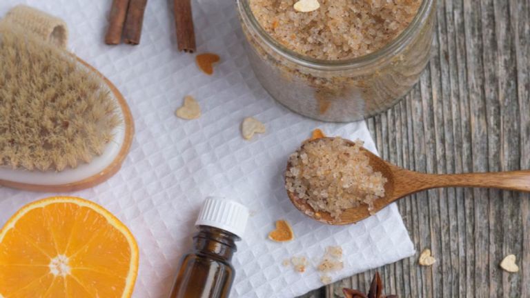 تقشير فروة الرأس